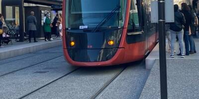 Le tram déraille à Nice après une collision avec une voiture dans la soirée