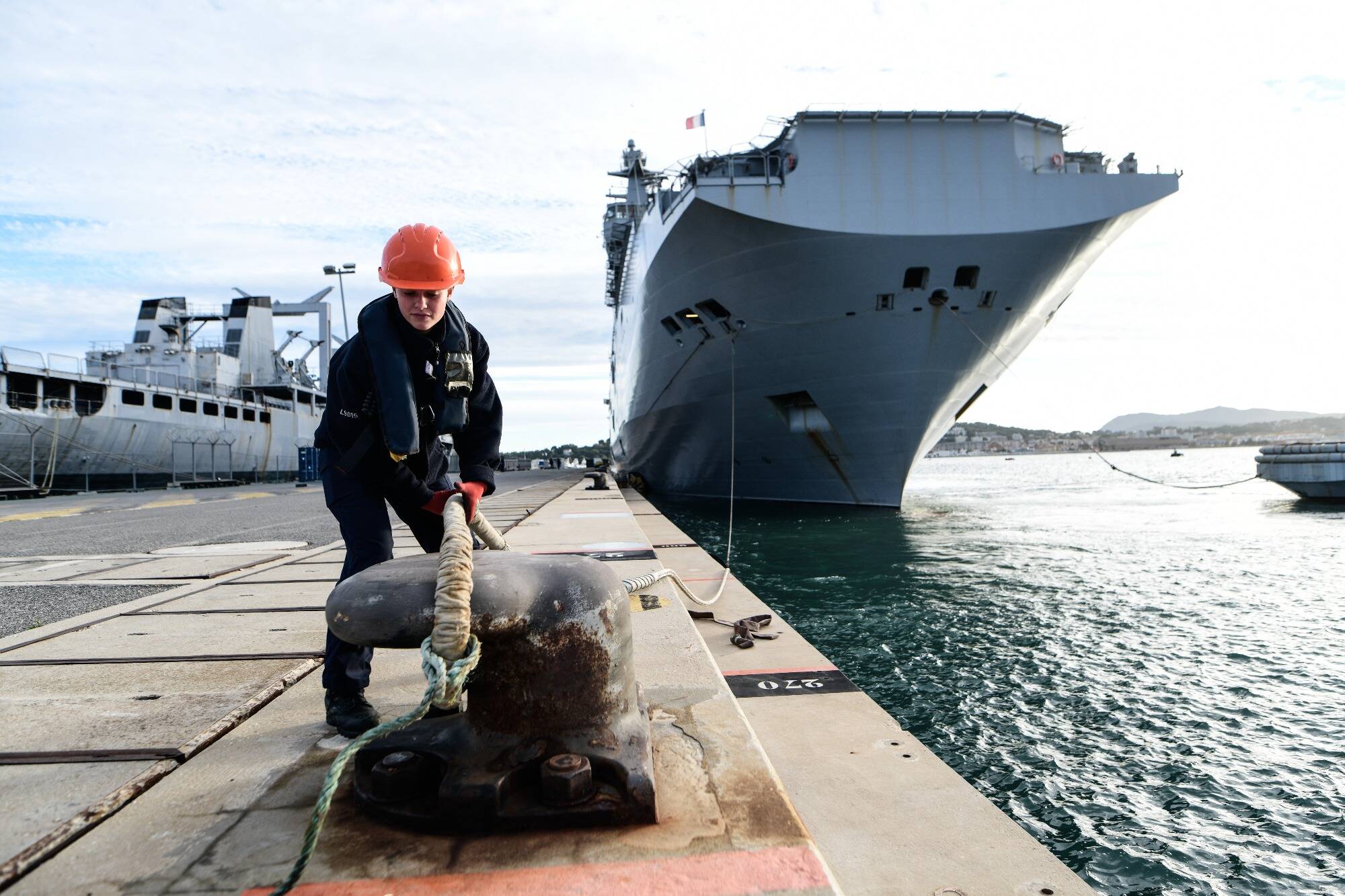 Découvrez en images le départ du Dixmude de Toulon pour venir en aide à la population civile de Gaza