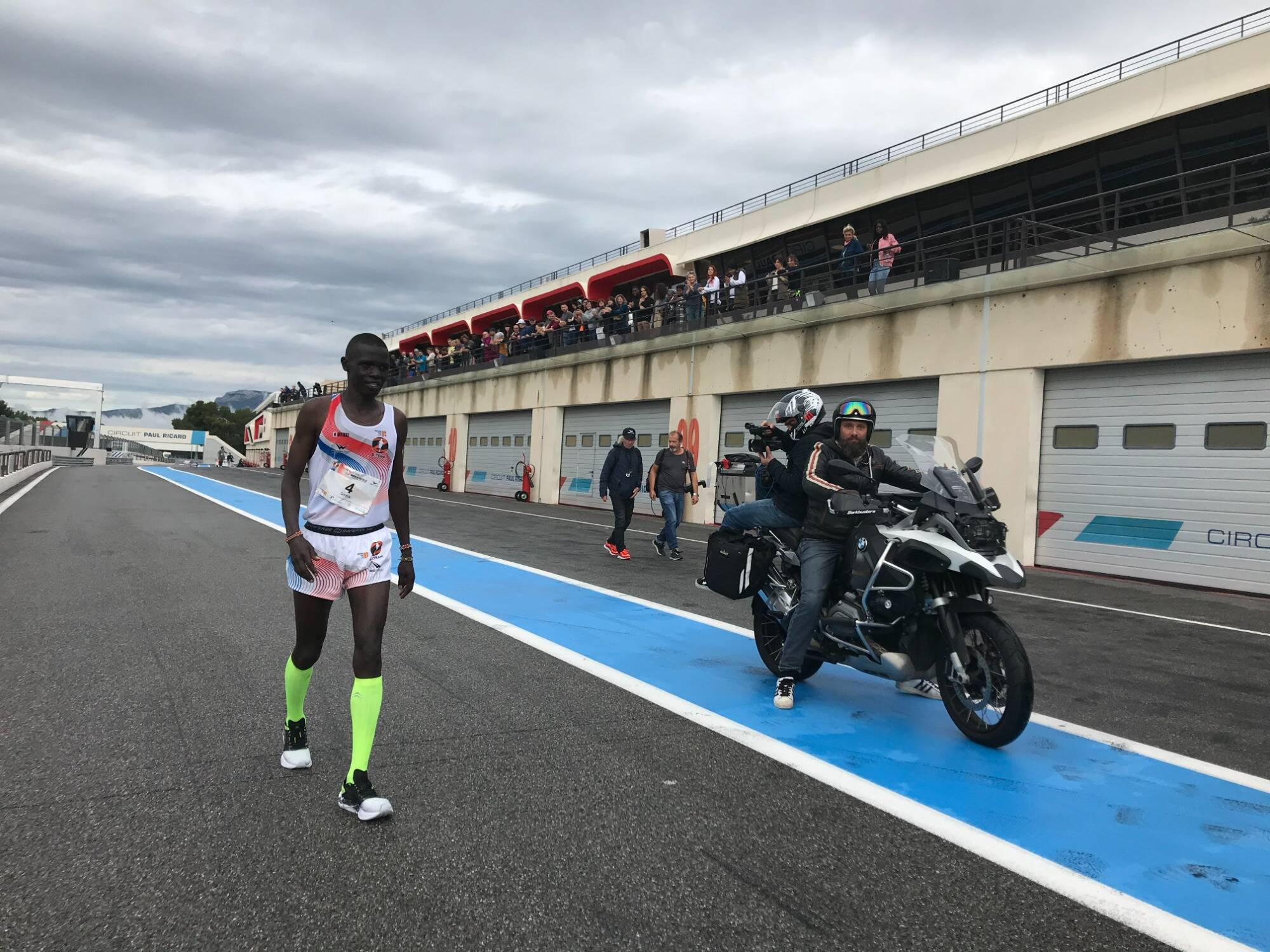 Athlétisme: pas de record du monde des 50 et 100 km sur le circuit du Castellet