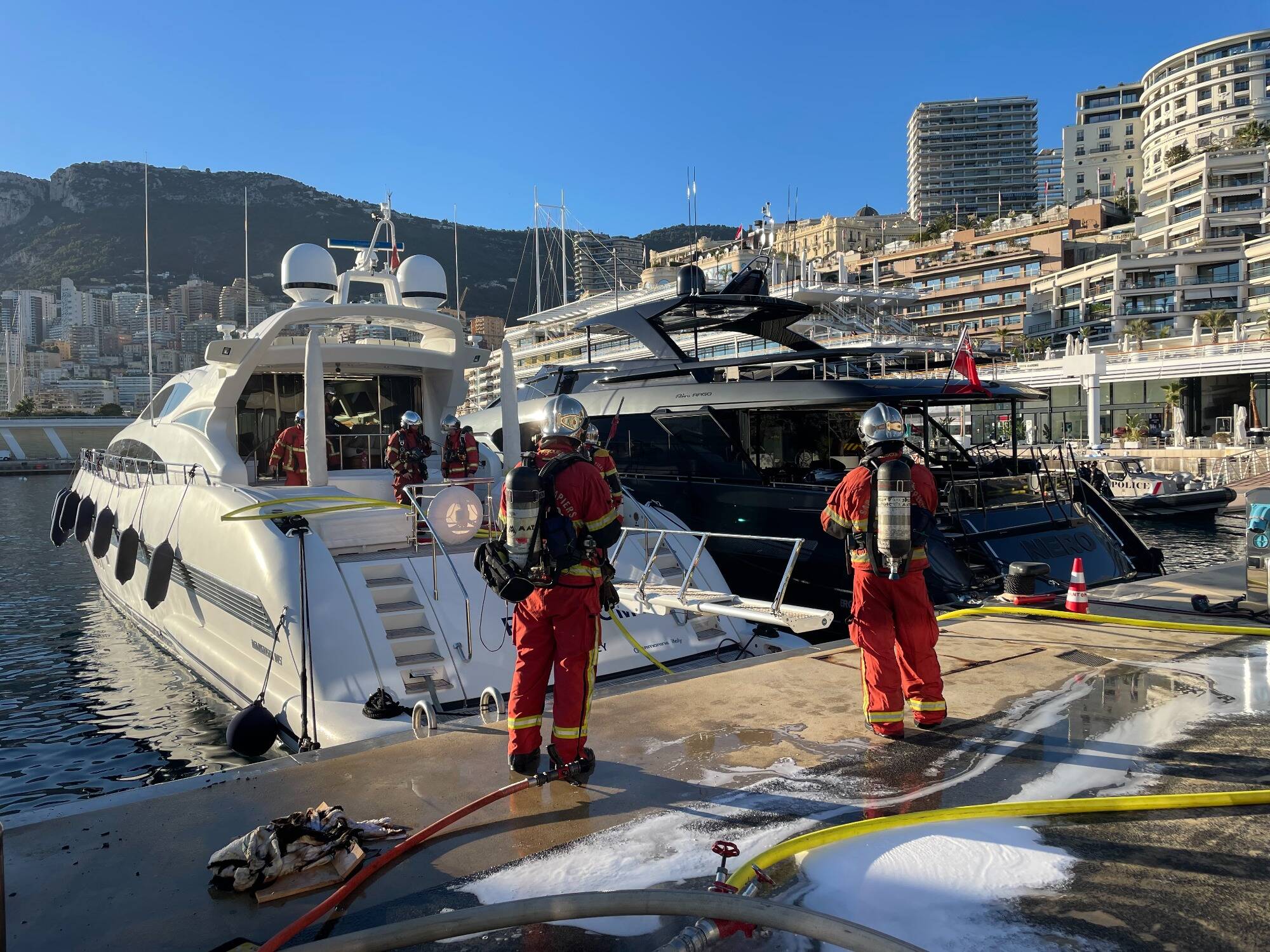 Un feu maîtrisé sur un yacht ce vendredi dans le port Hercule à Monaco: trois personnes prises en charge par les pompiers