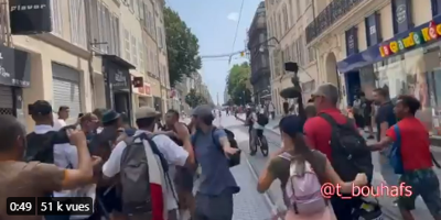 Manifestation anti-pass sanitaire: des journalistes de France 2 pris à partie à Marseille