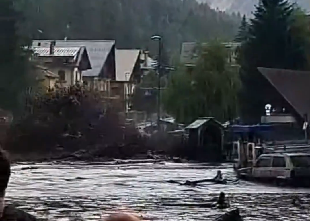Une "bombe d'eau" emporte un homme qui sortait de sa camionnette, au moins dix personnes secourues après de fortes pluies dans le nord de l'Italie