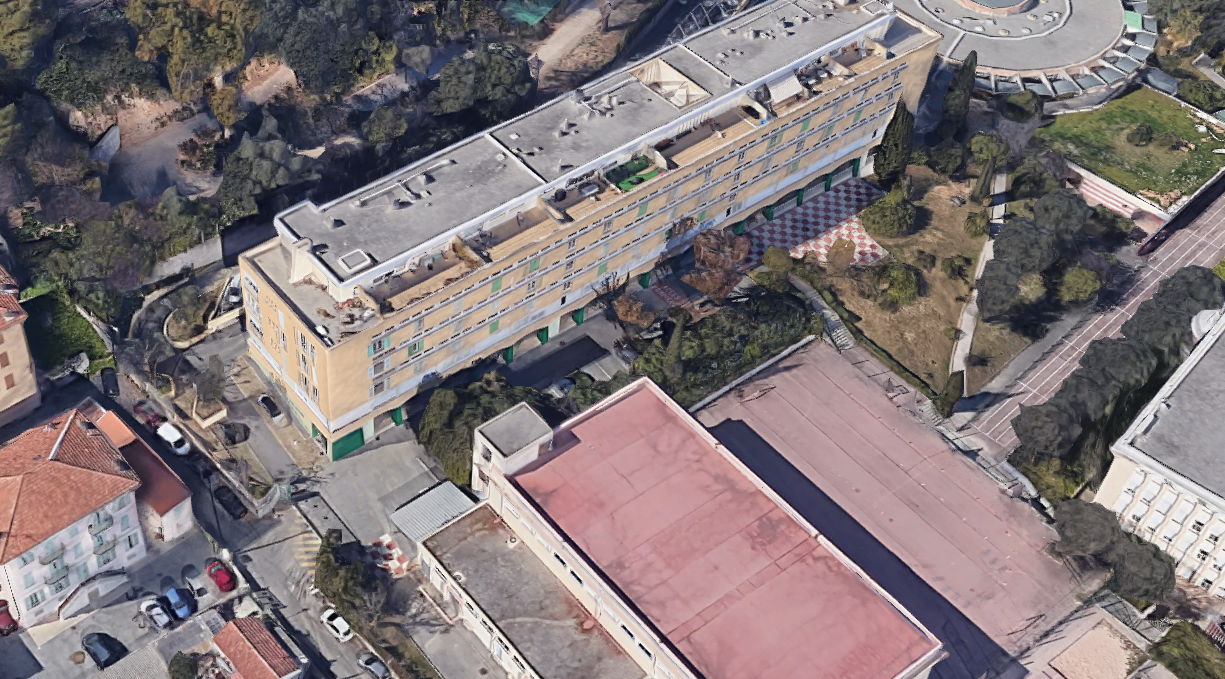 Des coups de feu aux abords d'un lycée à Nice: au moins deux blessés dont une fille de 17 ans, le secteur bouclé