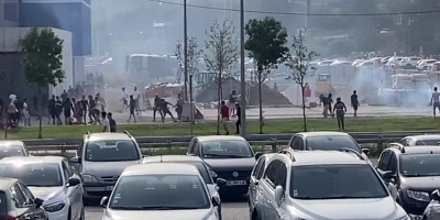 Violents affrontements devant l'Allianz Riviera avant le match entre l'OGC Nice et Cologne