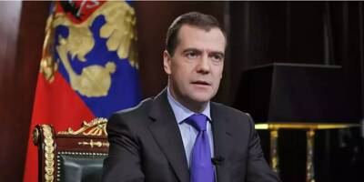 Dmitri Medvedev fait monter la pression et dit que Moscou accélère la production des armes 