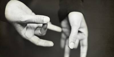 Les 8 signes à connaître en langue des signes