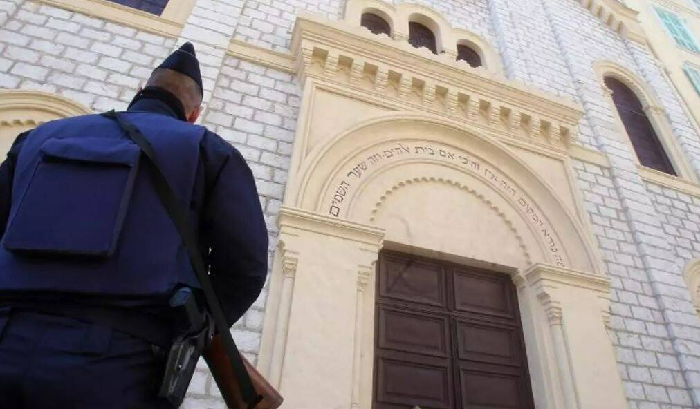 Darmanin demande un renforcement de la sécurité devant les lieux de culte juifs