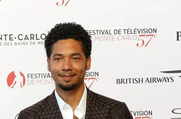 Un acteur américain condamné à une lourde peine pour avoir mis en scène son agression raciste et homophobe