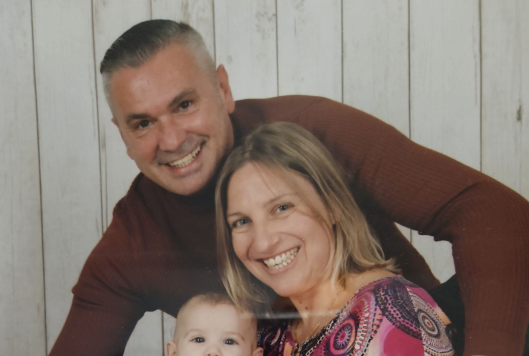 "Depuis sa cellule, le monstre qui a assassiné Karen continue de détruire sa mémoire": le mari de la policière niçoise assassinée en Savoie sort du silence