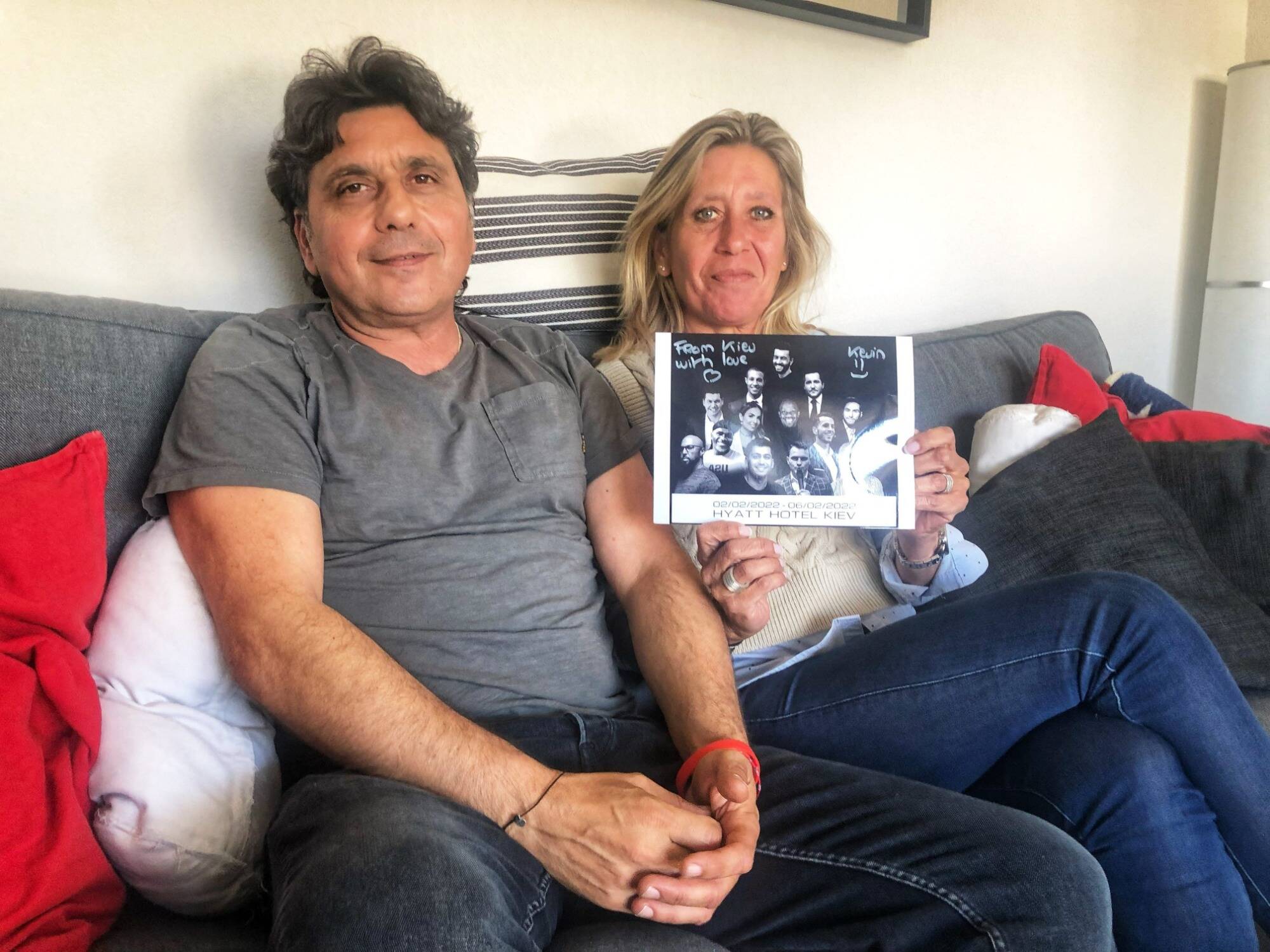 "Notre fils a dû fuir Kiev par ses propres moyens": les parents d'un Azuréen installé en Ukraine entre angoisse et colère