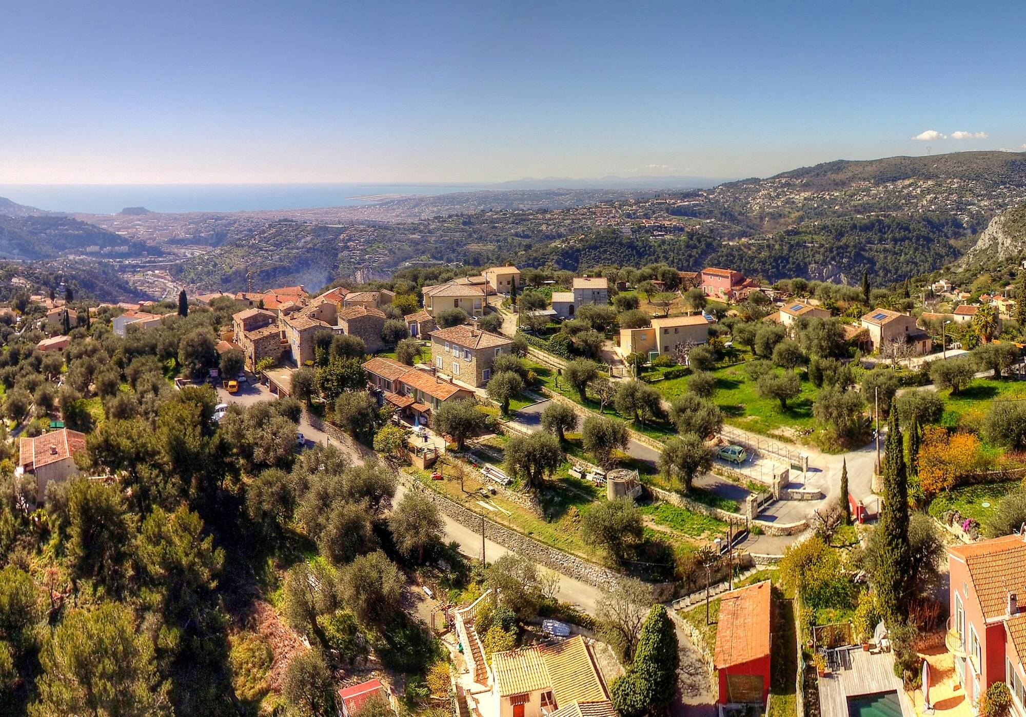 Ils s'opposent à l'installation d'une antenne relais dans leur quartier, le maire de Saint-André-de-la-Roche prêt à "aller en justice"
