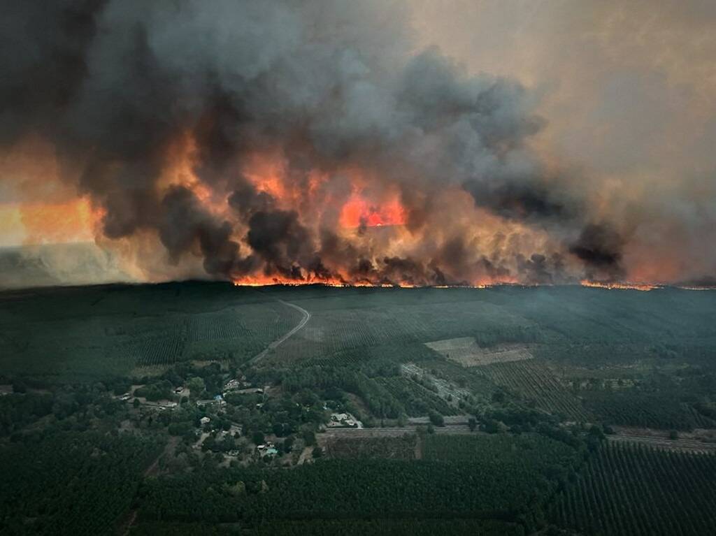 Reprises d'incendies près de Landiras, en Gironde: 6.000 hectares brûlés, 16 maisons détruites, des milliers de personnes évacuées