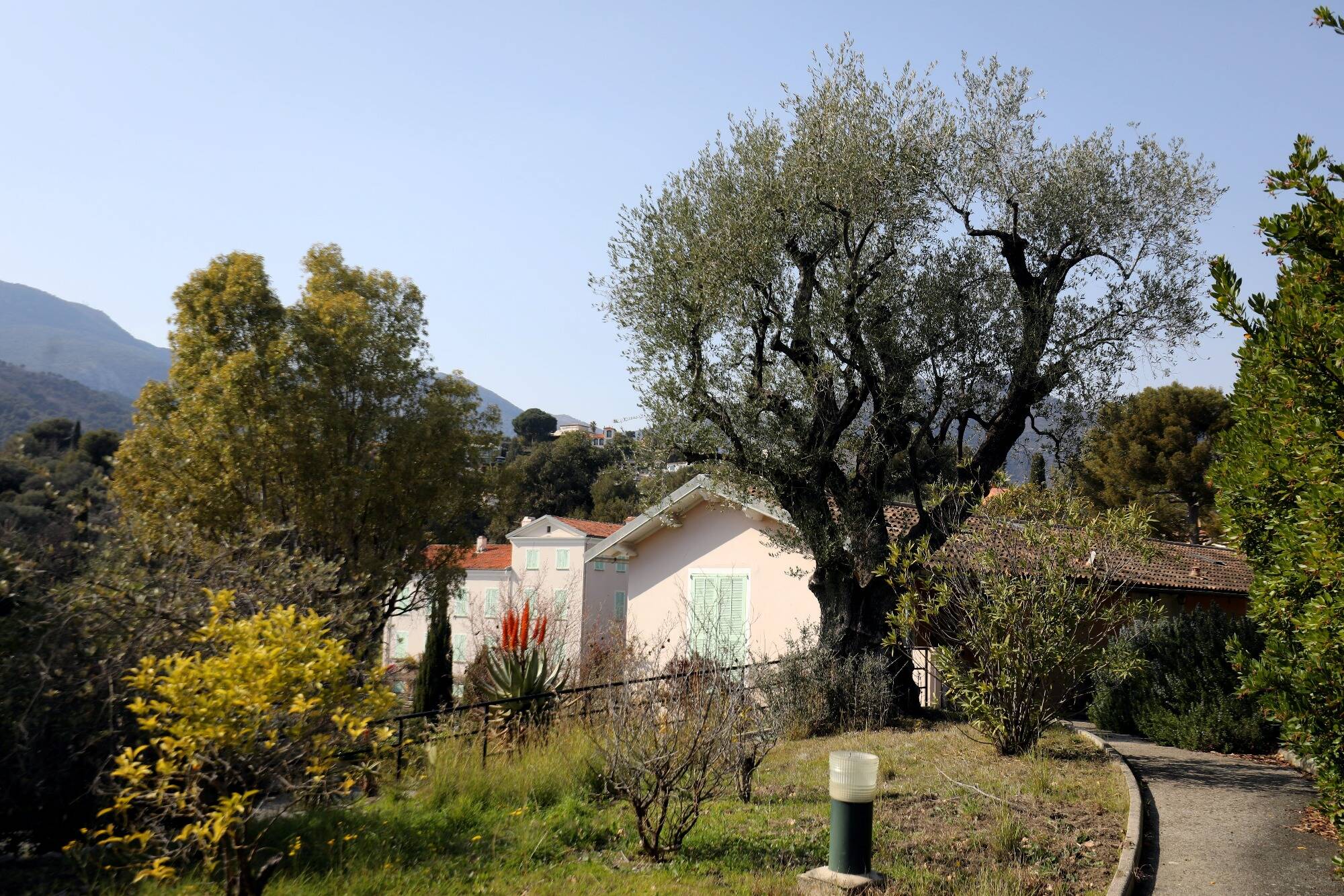 L'ancien centre de vacances Latournerie est vendu à Menton: quel avenir pour les réfugiés ukrainiens?