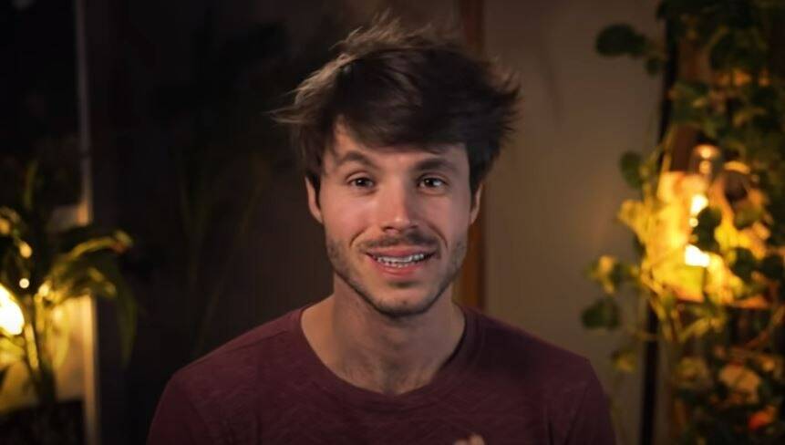 Accusé par trois femmes de viols, le YouTubeur Léo Grasset, alias DirtyBiology, placé en garde à vue