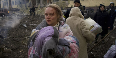 Guerre en Ukraine: symbole du bombardement de la maternité de Marioupol, cette mère endeuillée fait scandale en appelant à voter pour Vladimir Poutine