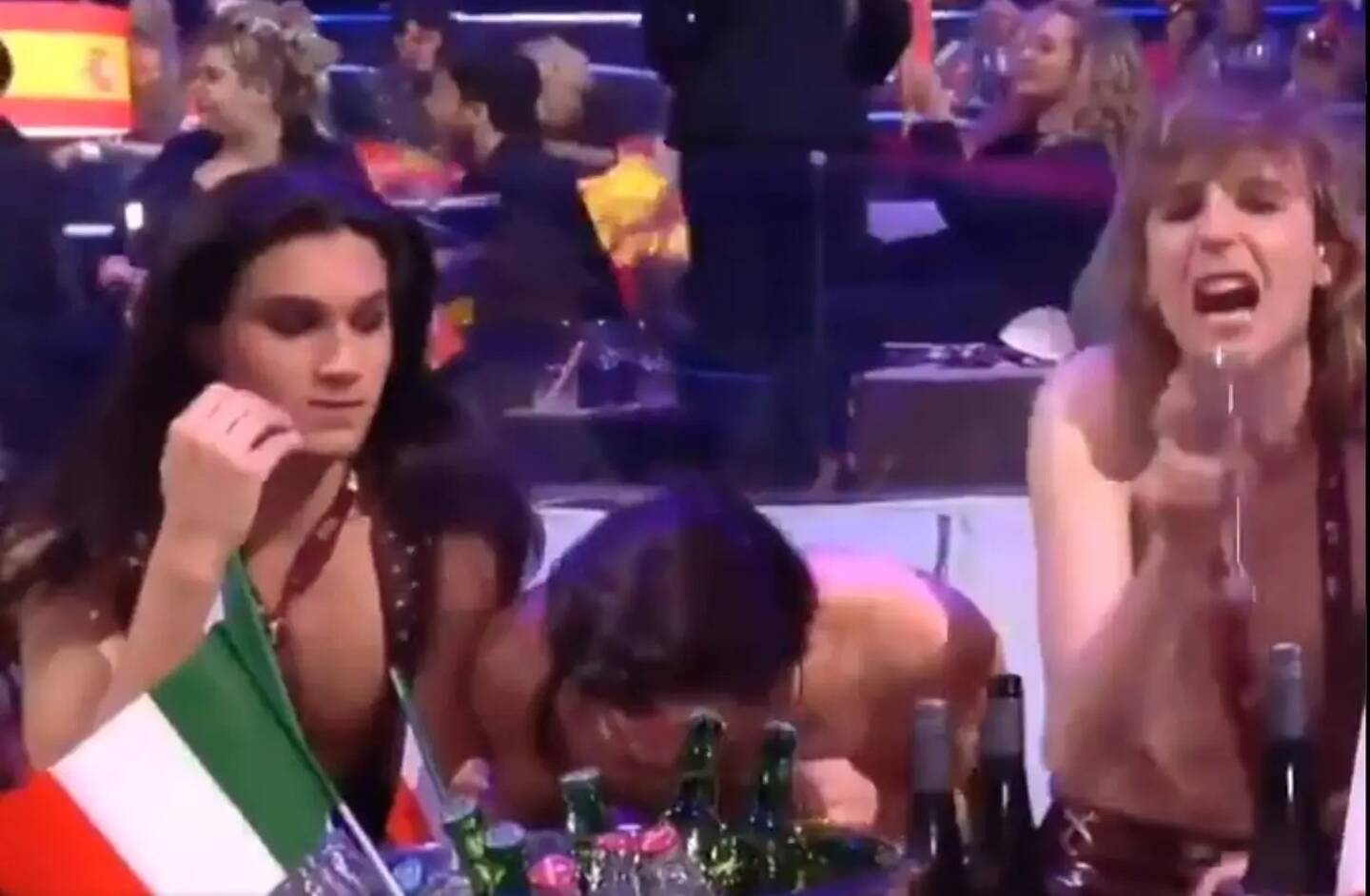 Le Nibar Bar : les news et actualités du gaming rétro,nextgen,les potins en tous genres.. - Page 16 Maneskin+coka+eurovision+86554354578679-IrVpHNr4-version-89c785-CD8gPIN5