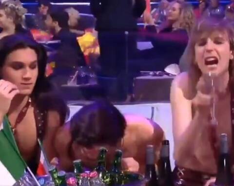 Eurovision A T Il Sniffe Un Rail De Cocaine Le Chanteur Du Groupe Italien Va Se Soumettre A Un Depistage De Drogue Nice Matin Eurovision A T Il Sniffe Un Rail De Cocaine Le Chanteur Du Groupe Italien Va Se Soumettre A Un Depistage De Drogue Nice Matin