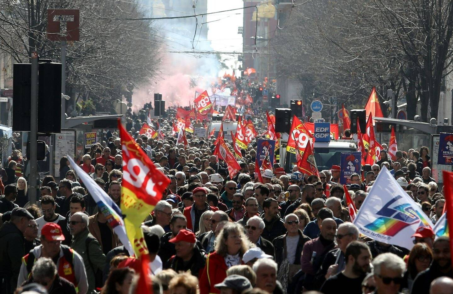 Grève du 7 mars: 30.000 manifestants à Nice et 25.000 à Toulon selon les syndicats, une "mobilisation historique" pour la CFDT... Suivez notre direct