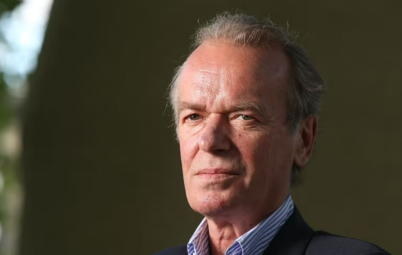 Mort du romancier Martin Amis, le jour de la projection au Festival de Cannes d'une adaptation de son livre "The Zone of Interest"