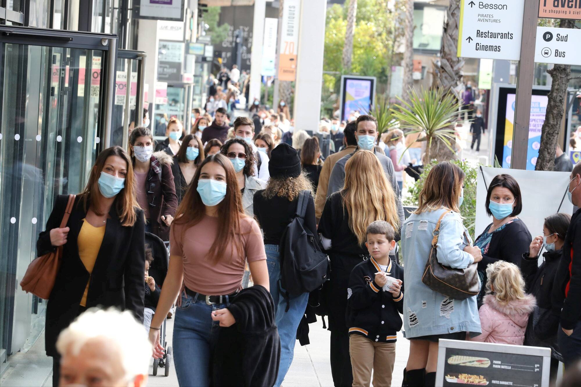 Bars, restaurants, salles de sports... tous les lieux où le port du masque reste (ou redevient) obligatoire à partir de ce vendredi