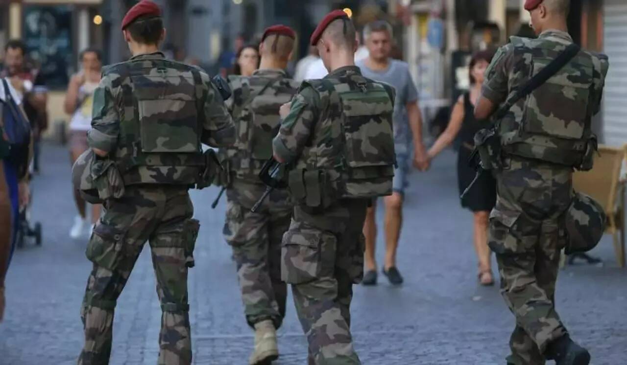 Sécurité des JO de Paris: trop tôt pour dire si l'armée devait être sollicitée (Darmanin)