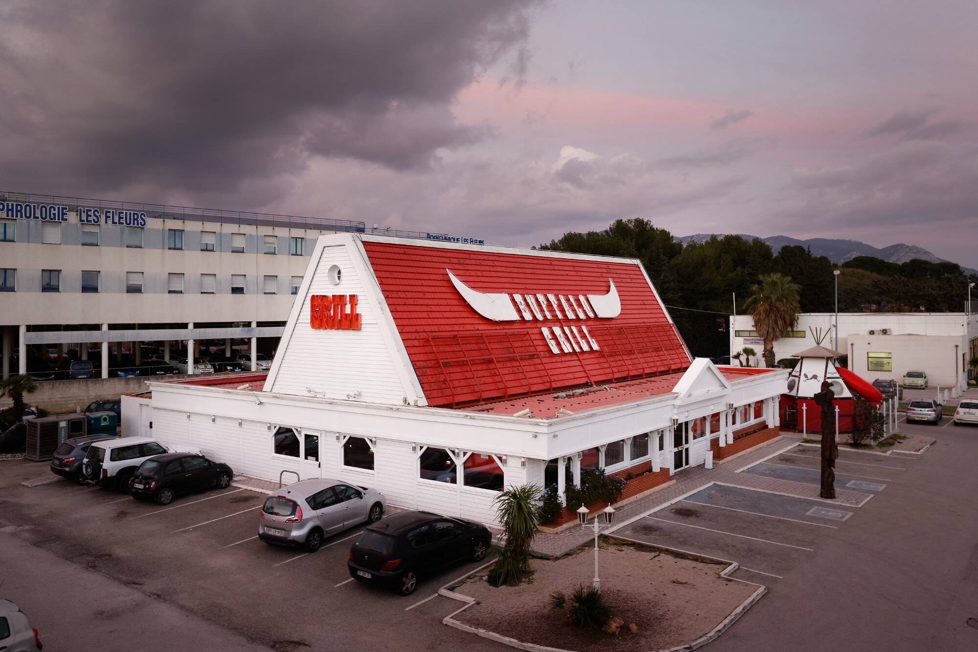 "Bye bye les cowboys et les indiens": la chaîne de restaurants Buffalo Grill change d'identité