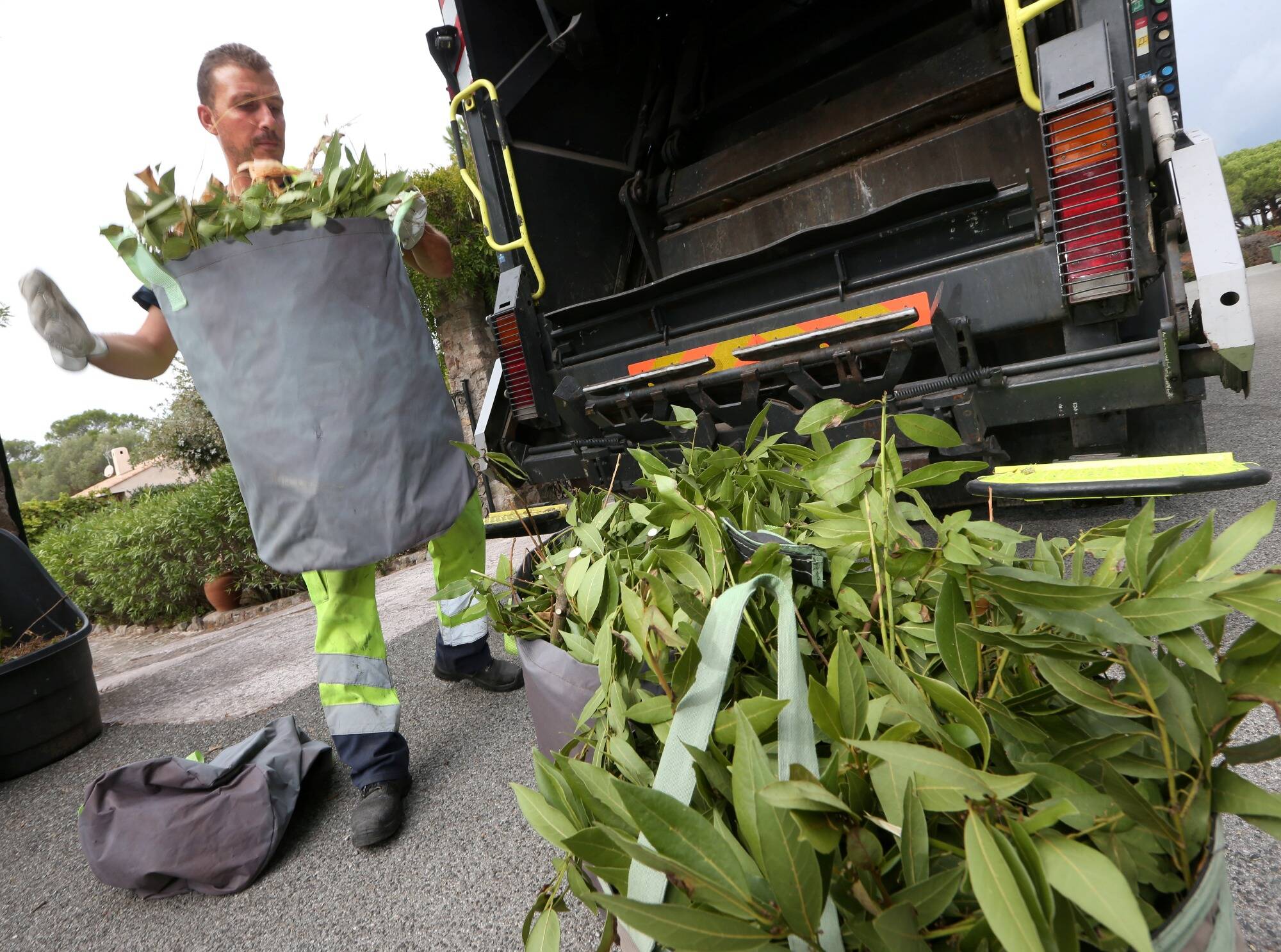 Ai-je le droit de brûler mes déchets verts dans mon jardin en période de sécheresse?