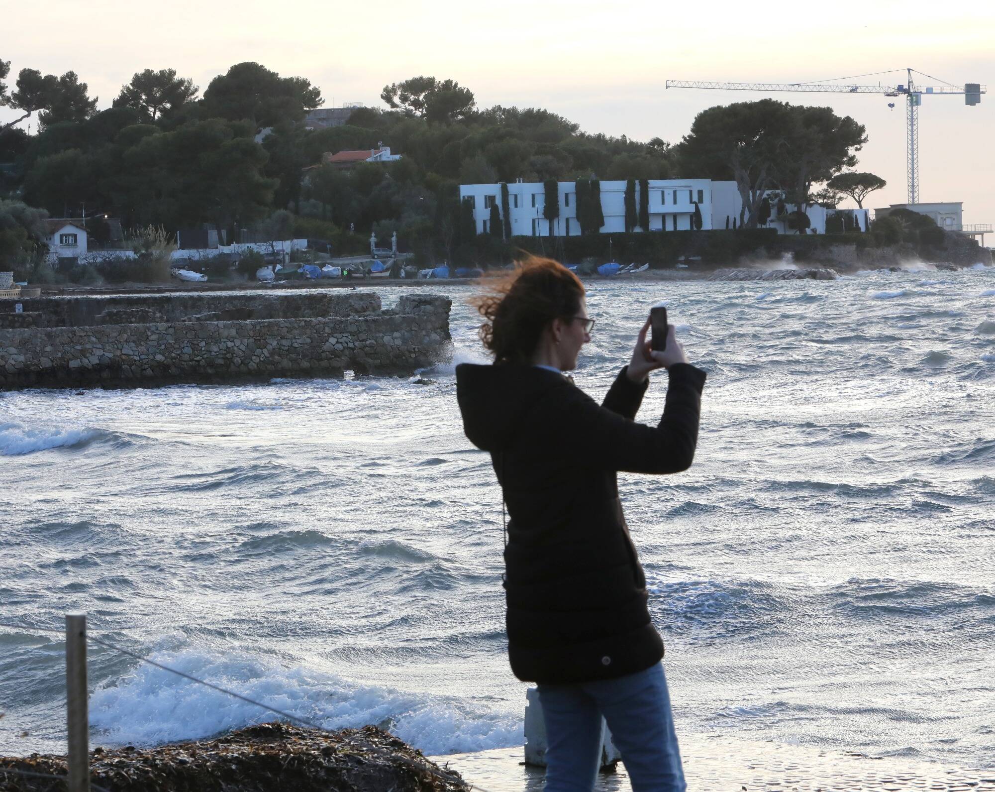 La vigilance orange vent violent maintenue dans les Alpes-Maritimes, des rafales jusqu'à 80km/h attendues ce samedi