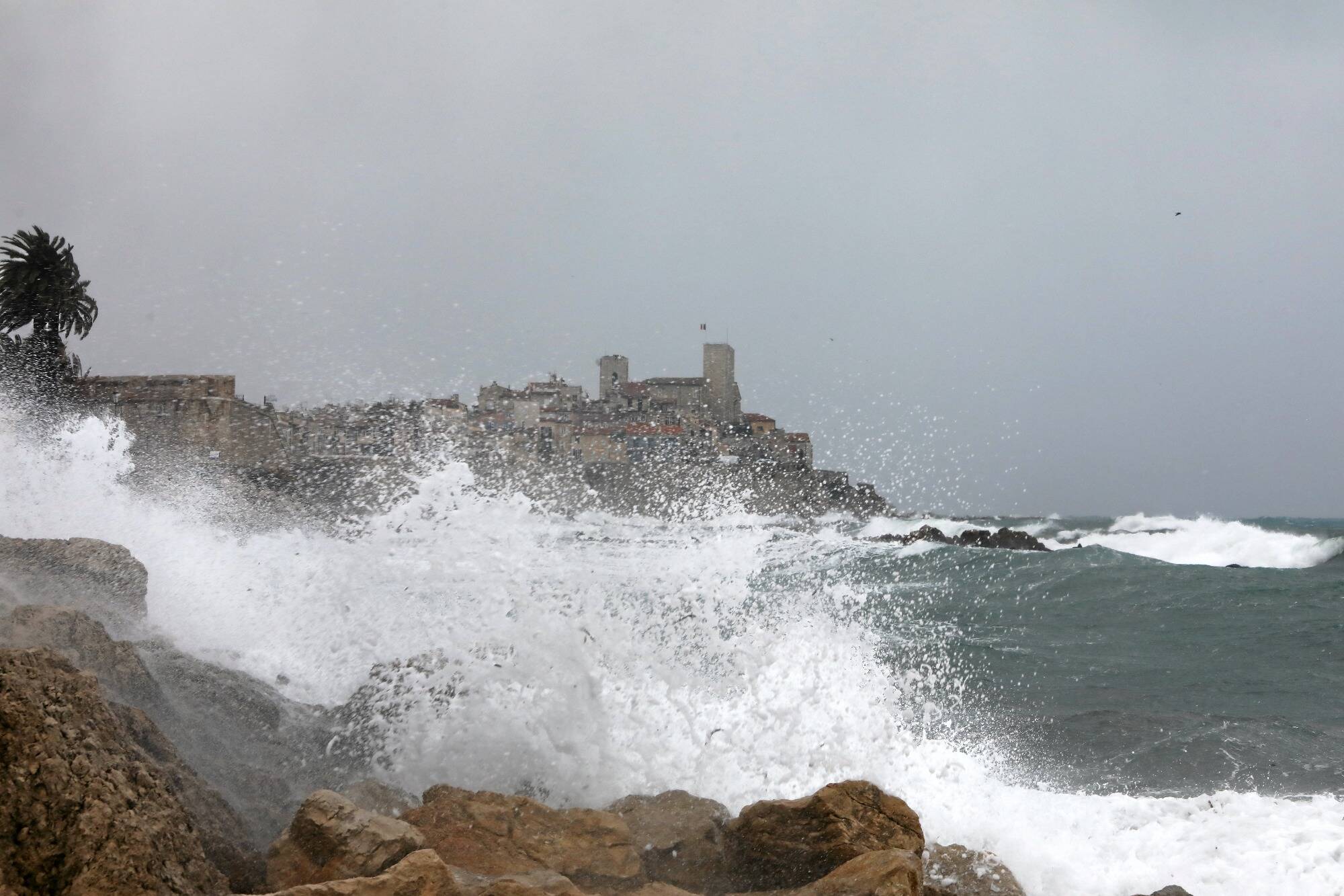 À Antibes, un camping évacué et le mini tunnel de la Siesta fermé en raison du risque inondation