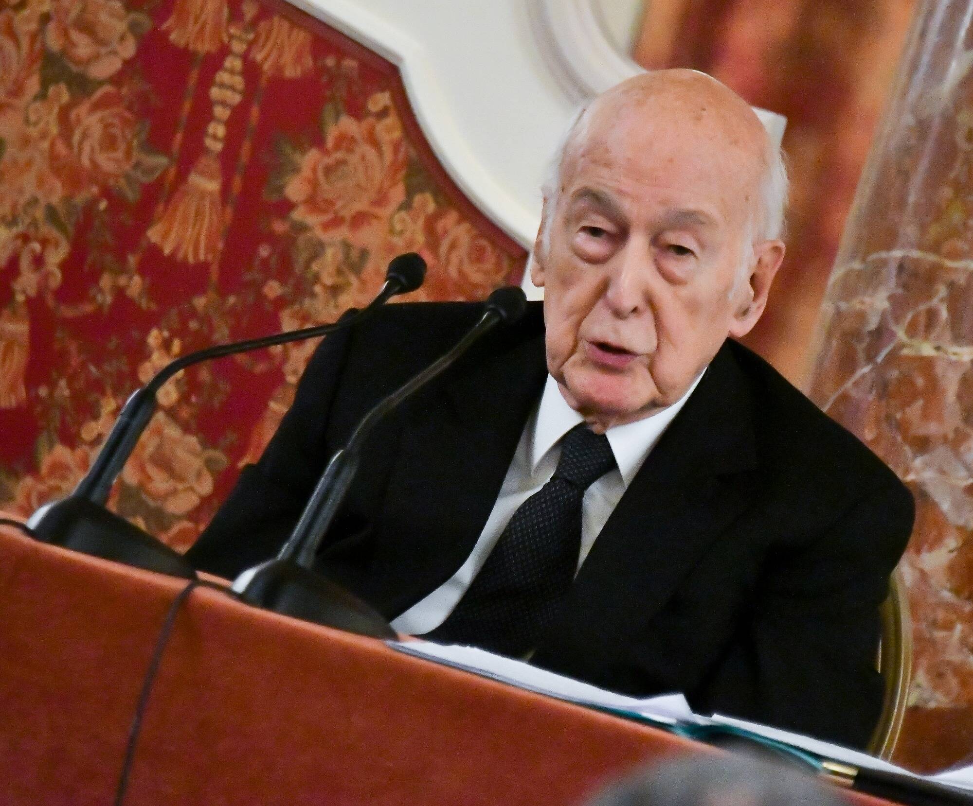 Une ex-Première ministre du Danemark accuse Giscard d'Estaing de gestes inappropriés