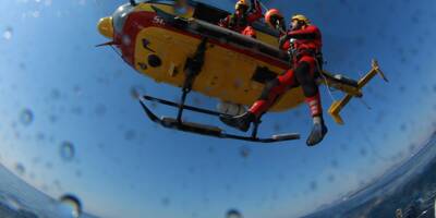 Un nageur serait en difficulté à Antibes, un hélicoptère Dragon 06 en survol pour tenter de le retrouver