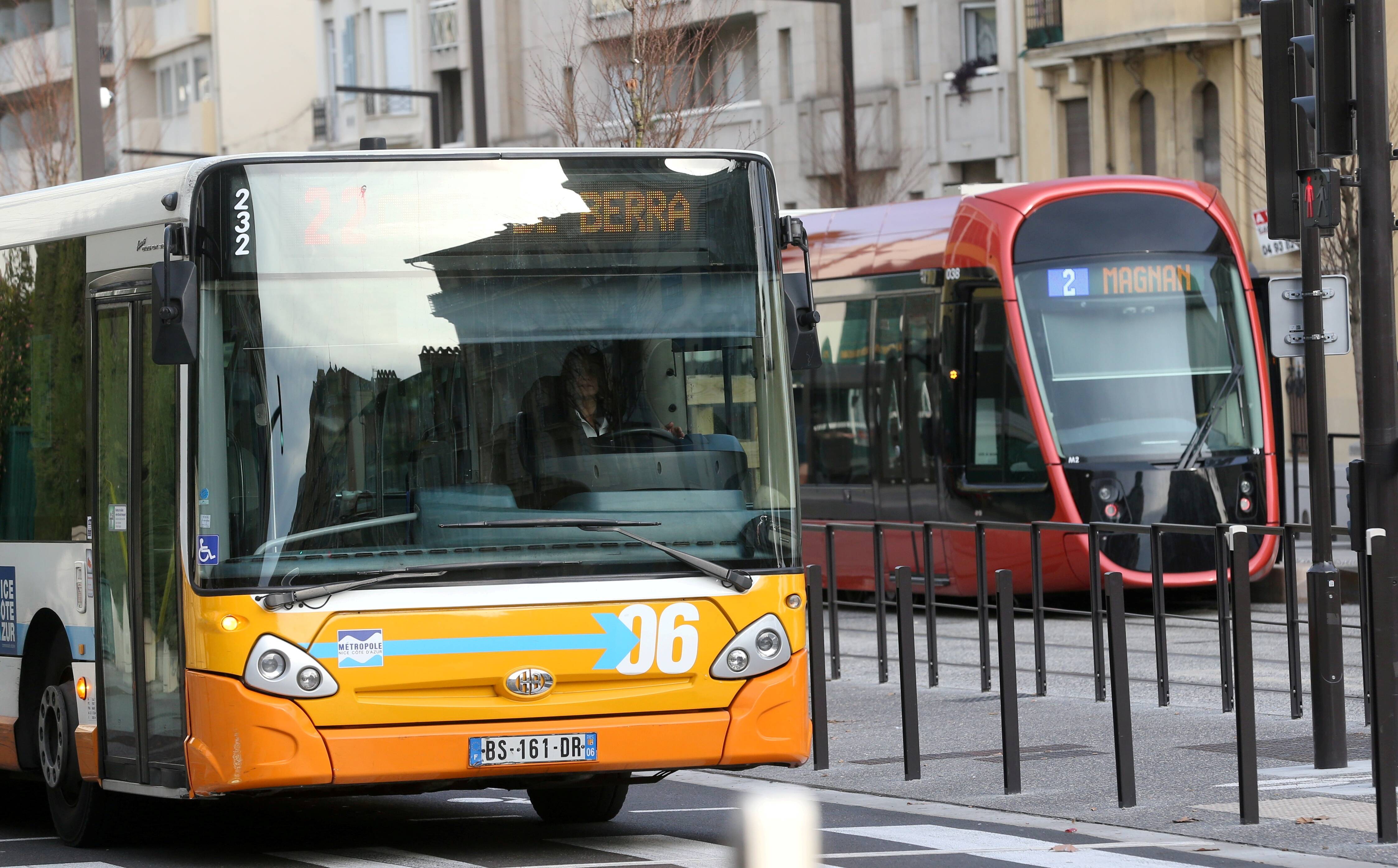 "Très coûteuse": la Cour des comptes pointe les "effets négatifs" de la gratuité des transports en commun