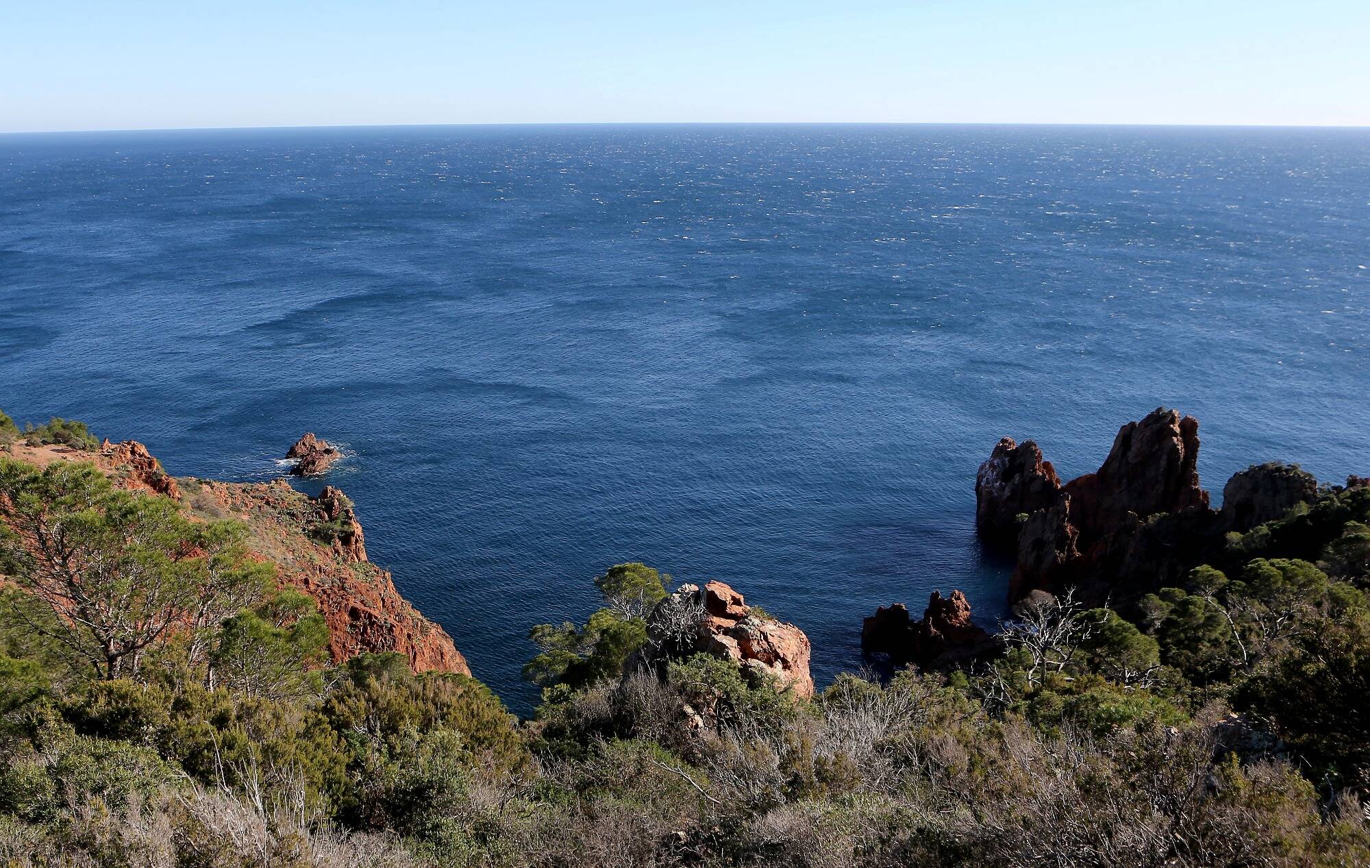 Deux décès en mer le même jour dans le Var, la préfecture maritime s'alarme