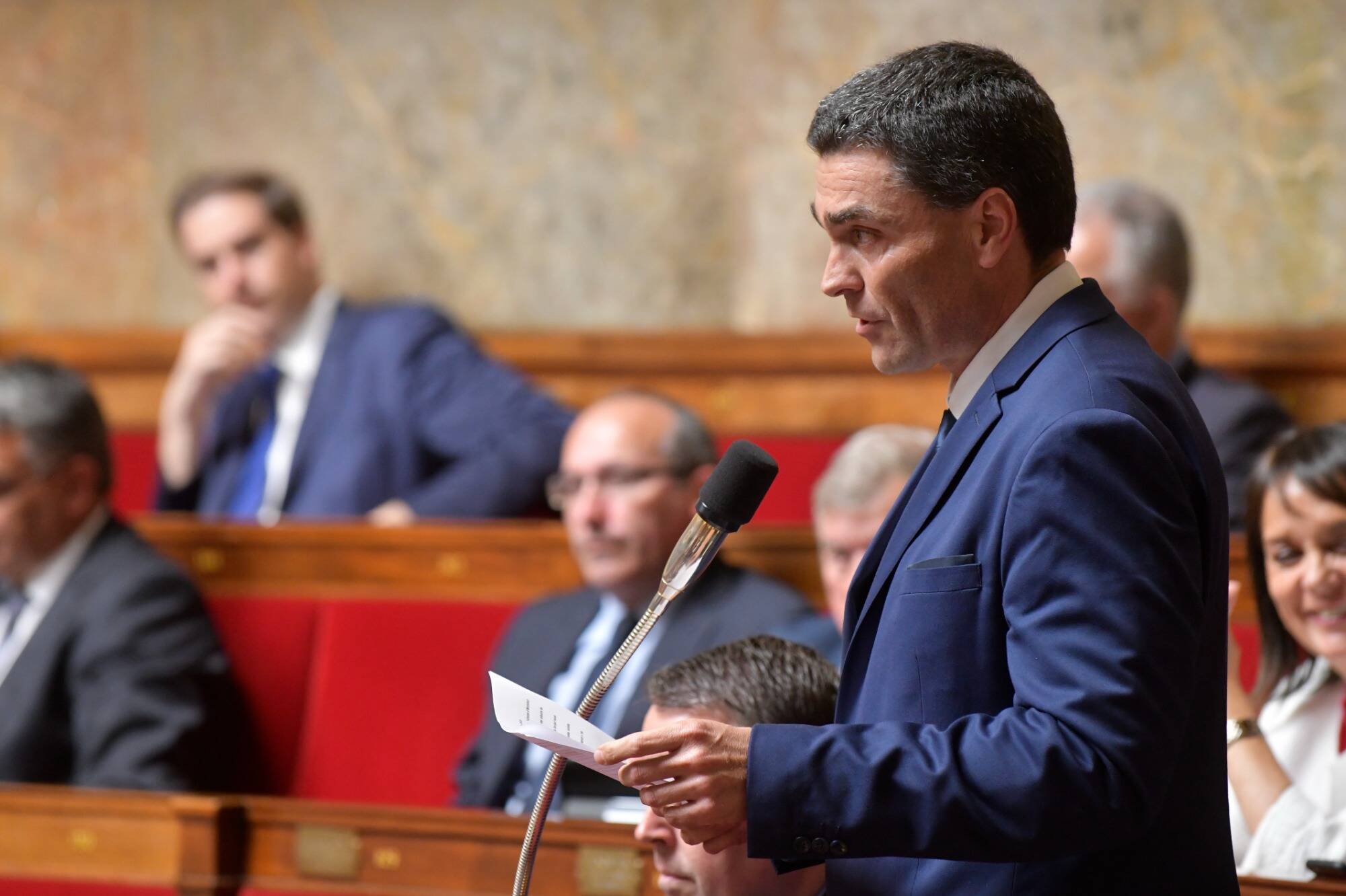 "Ce qui est indécent, c'est la faiblesse du gouvernement sur ce sujet": le député Eric Pauget ne regrette pas ses propos polémiques à l'Assemblée nationale après la mort de Lola