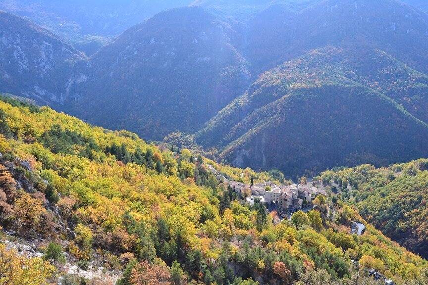 Ce petit village des Alpes-Maritimes a placé Marine Le Pen et Eric Zemmour en tête