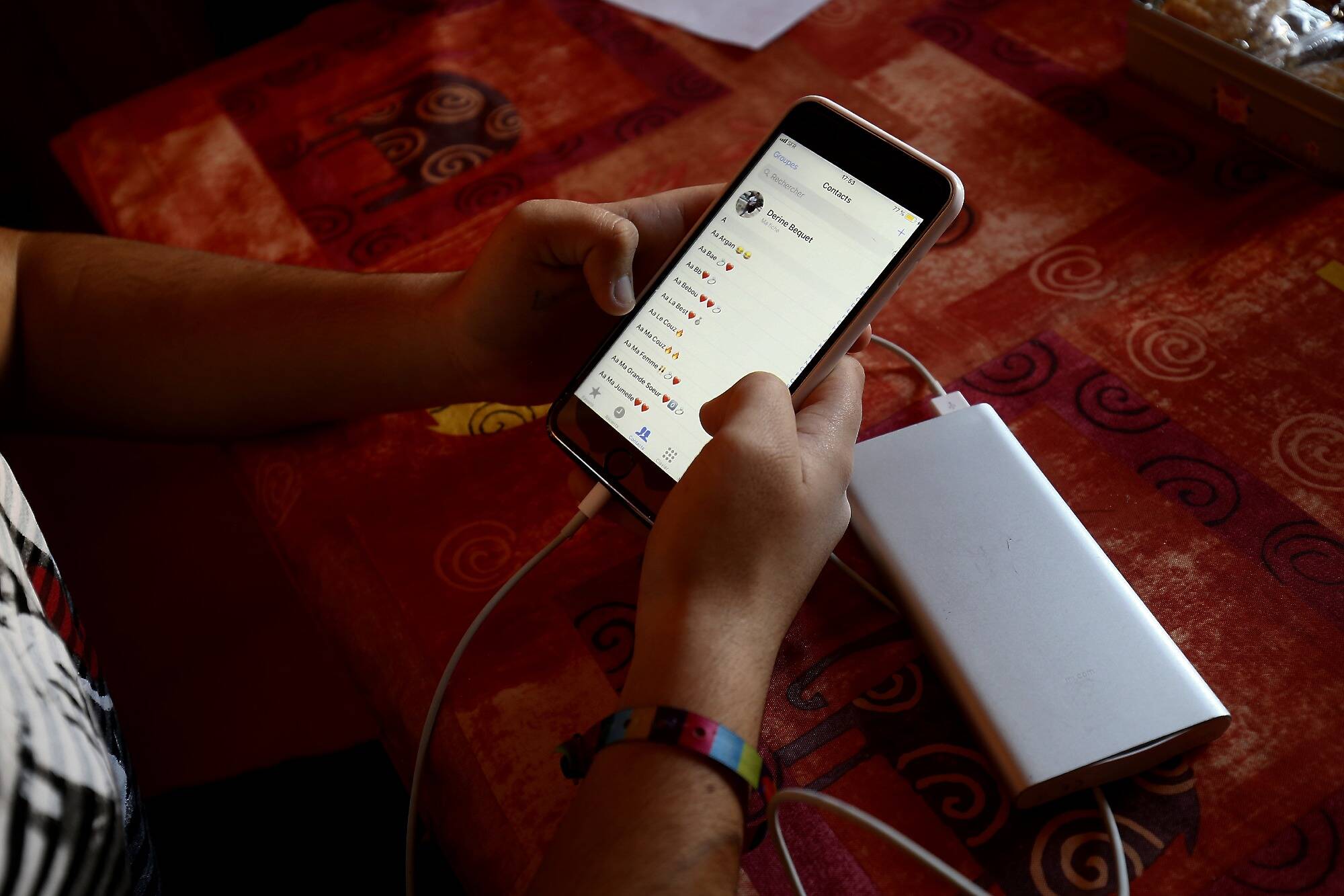 Mon employeur peut-il m'imposer un téléphone professionnel pour me joindre en dehors des heures de travail?