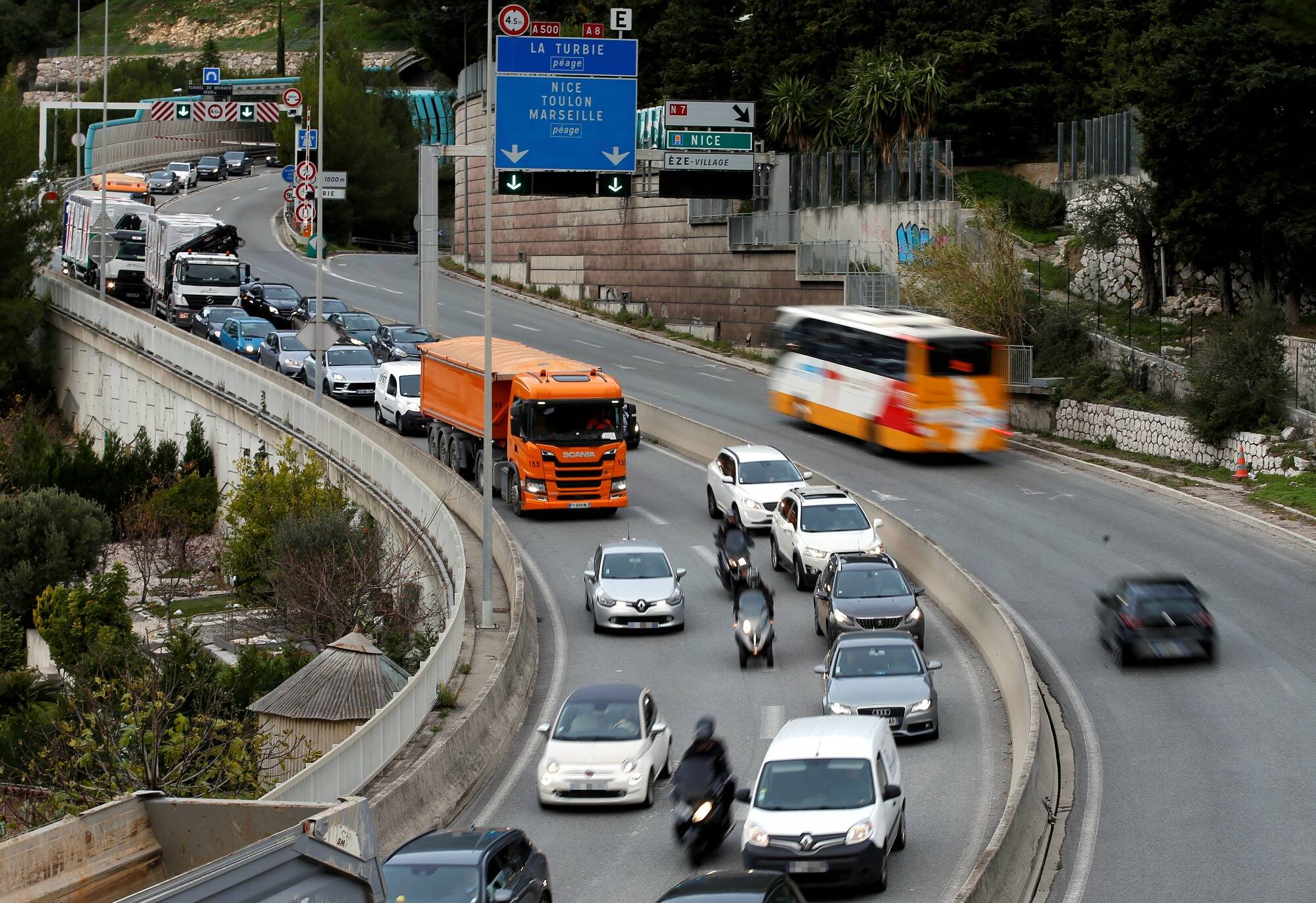 Verrons-nous Monaco sans voiture un jour? Le prince Albert II répond et évoque les problèmes d'accès à la Principauté