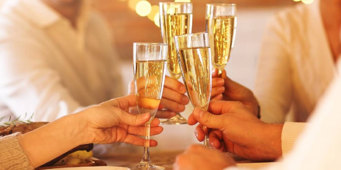 Peut-on passer le réveillon du Nouvel An chez des amis?