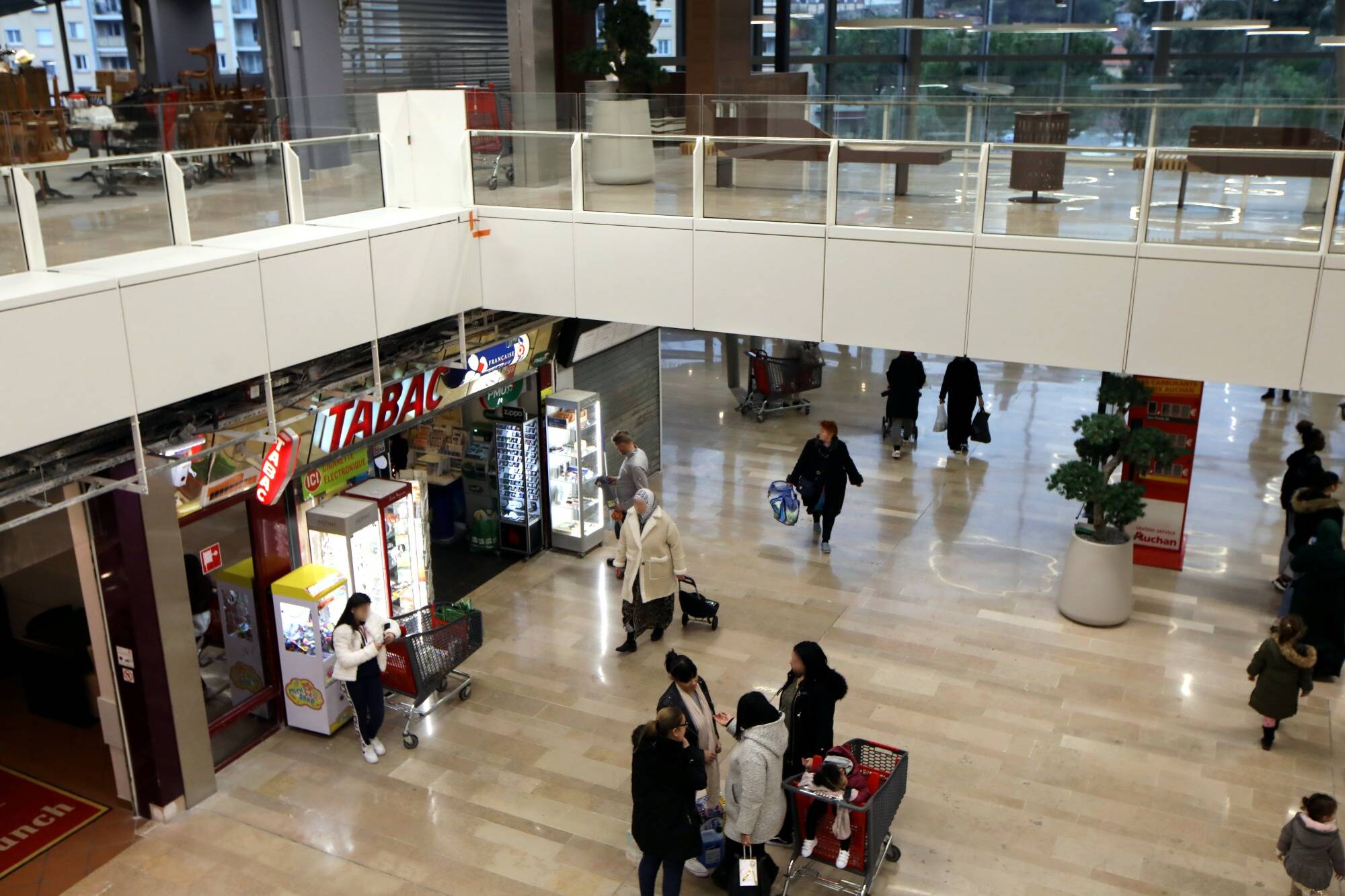 Ils volaient depuis plusieurs jours du matériel multimédia à Auchan La Trinité, quatre jeunes interpellés