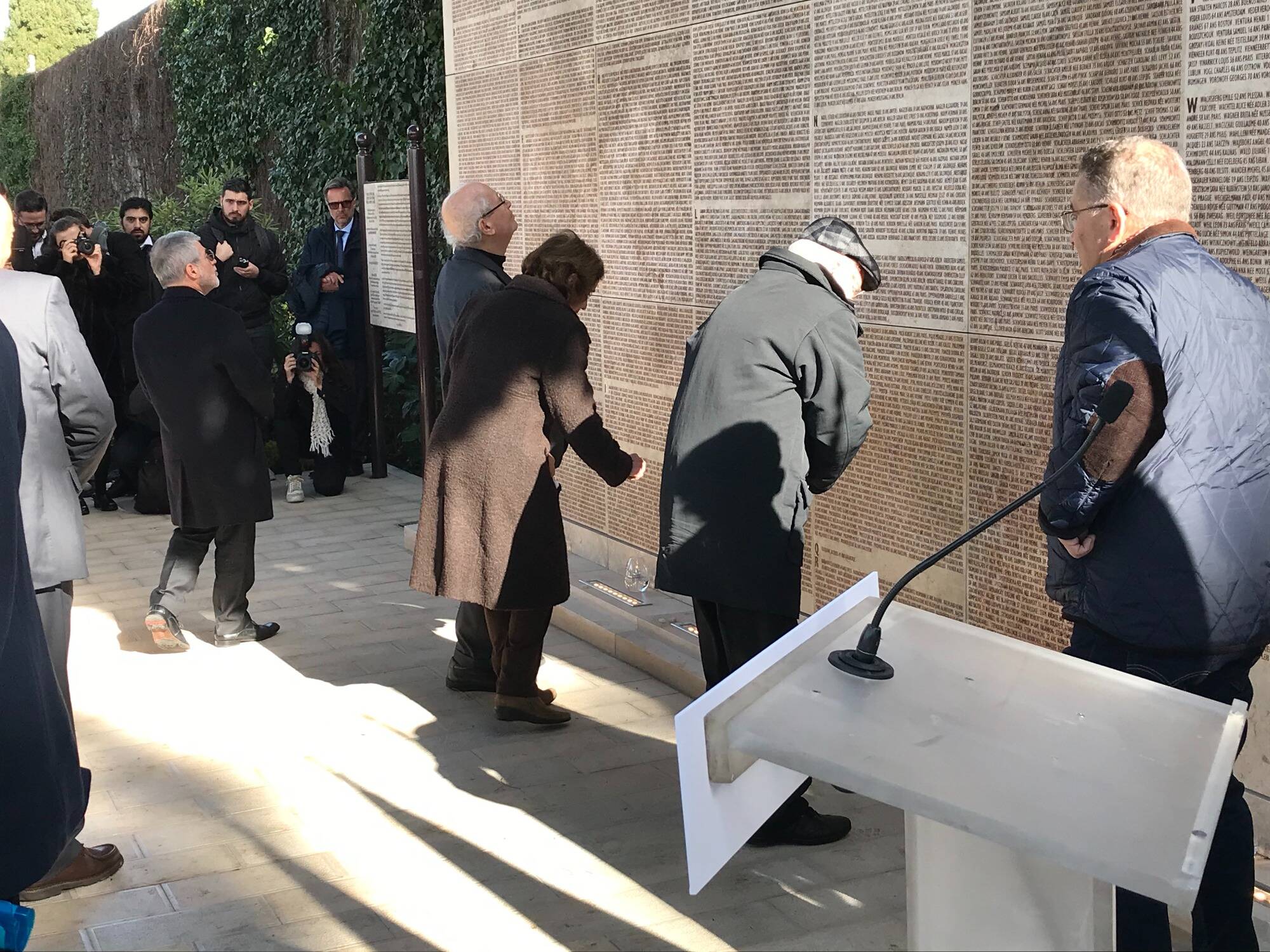 Après les dégradations à Paris, le maire de Nice demande de renforcer la surveillance des lieux de culte israélites