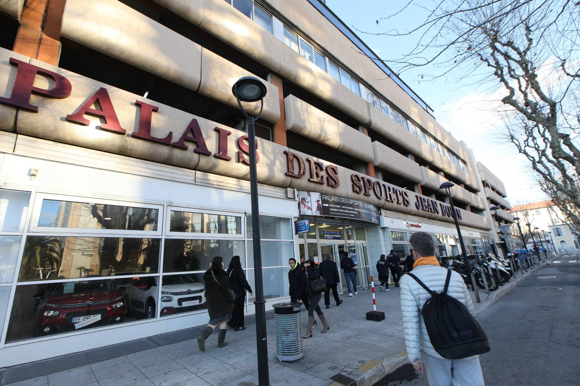 Après des tensions entre bandes rivales à la patinoire de Nice, la Ville se dit "préoccupée" et "vigilante"