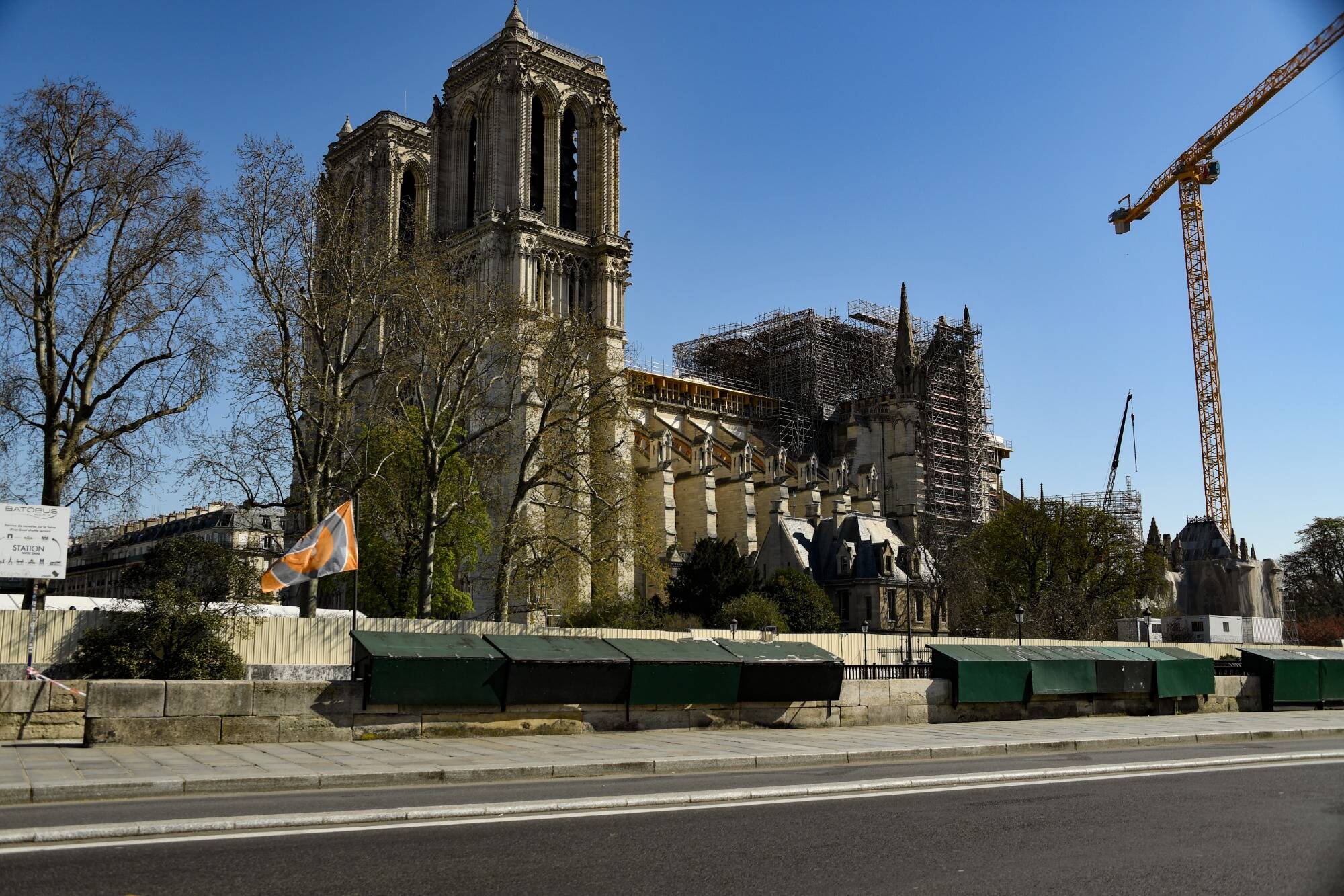 Emmanuel Macron et le Premier ministre japonais attendus sur le chantier de Notre-Dame de Paris