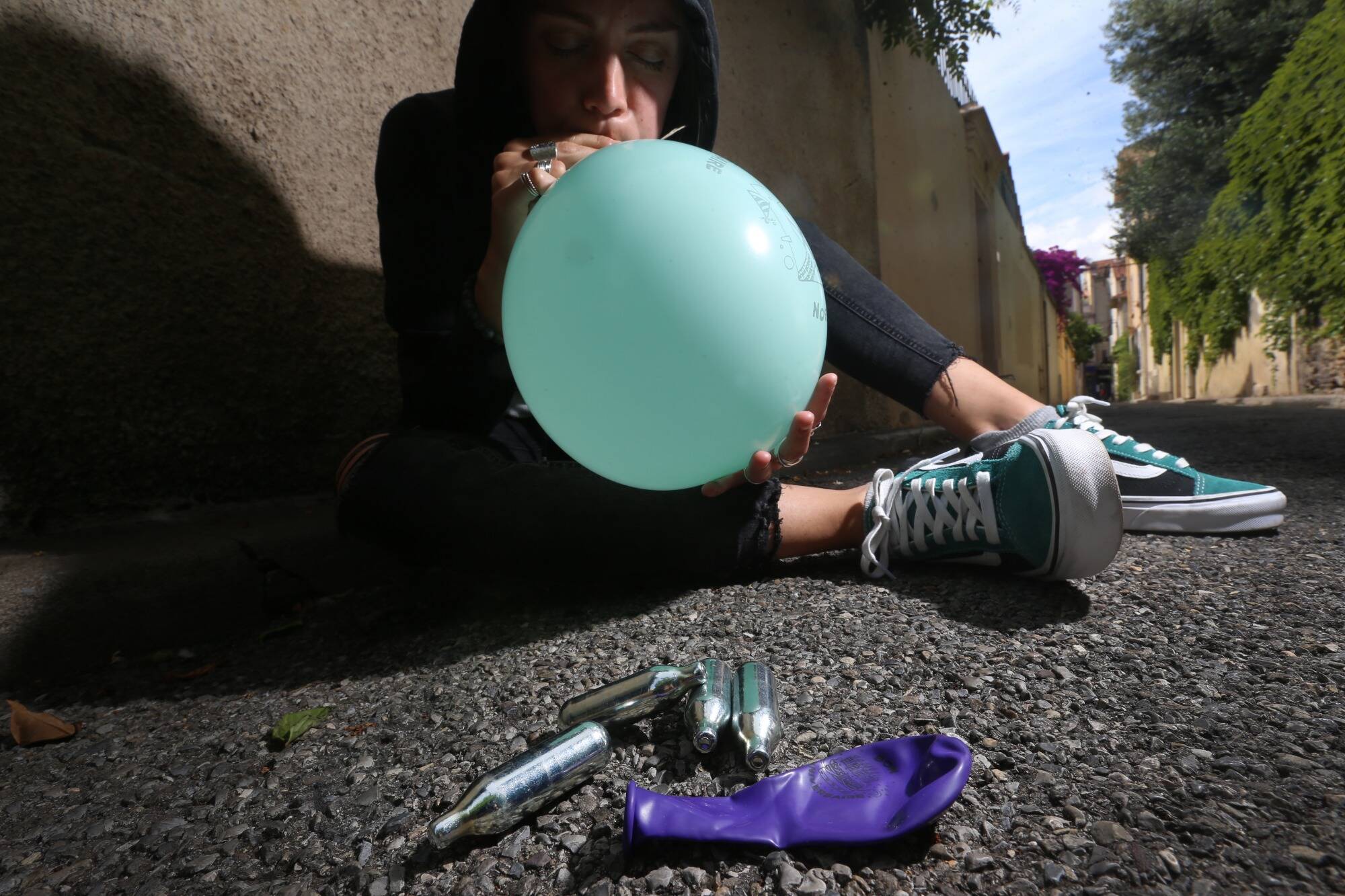 La préfecture des Alpes-Maritimes interdit la consommation de "gaz hilarant" dans le département