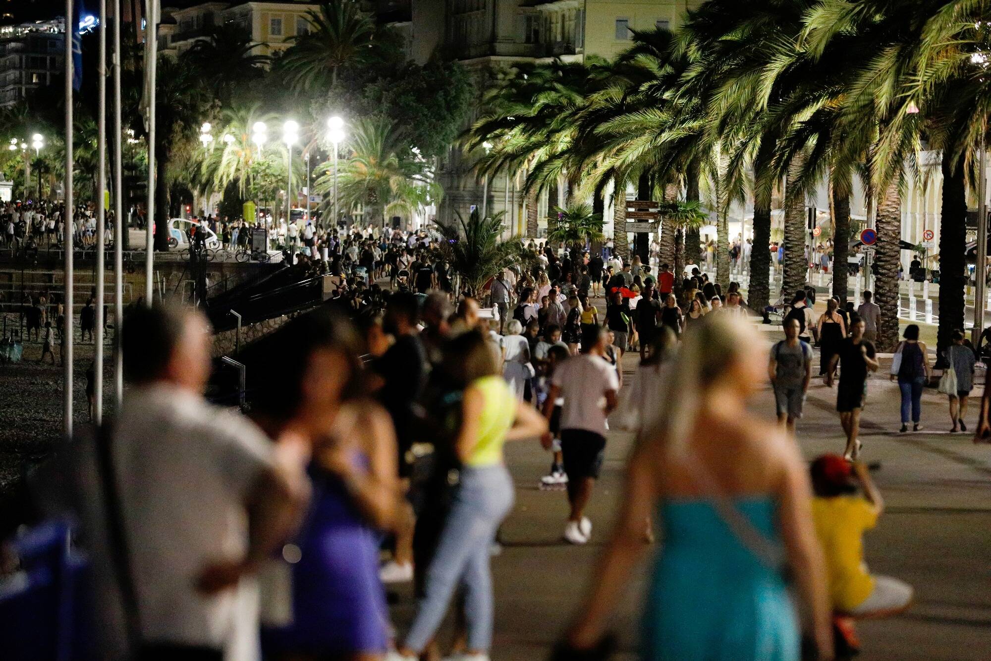 Canicule: une nouvelle nuit étouffante à Nice, des températures à plus de 28°C relevées
