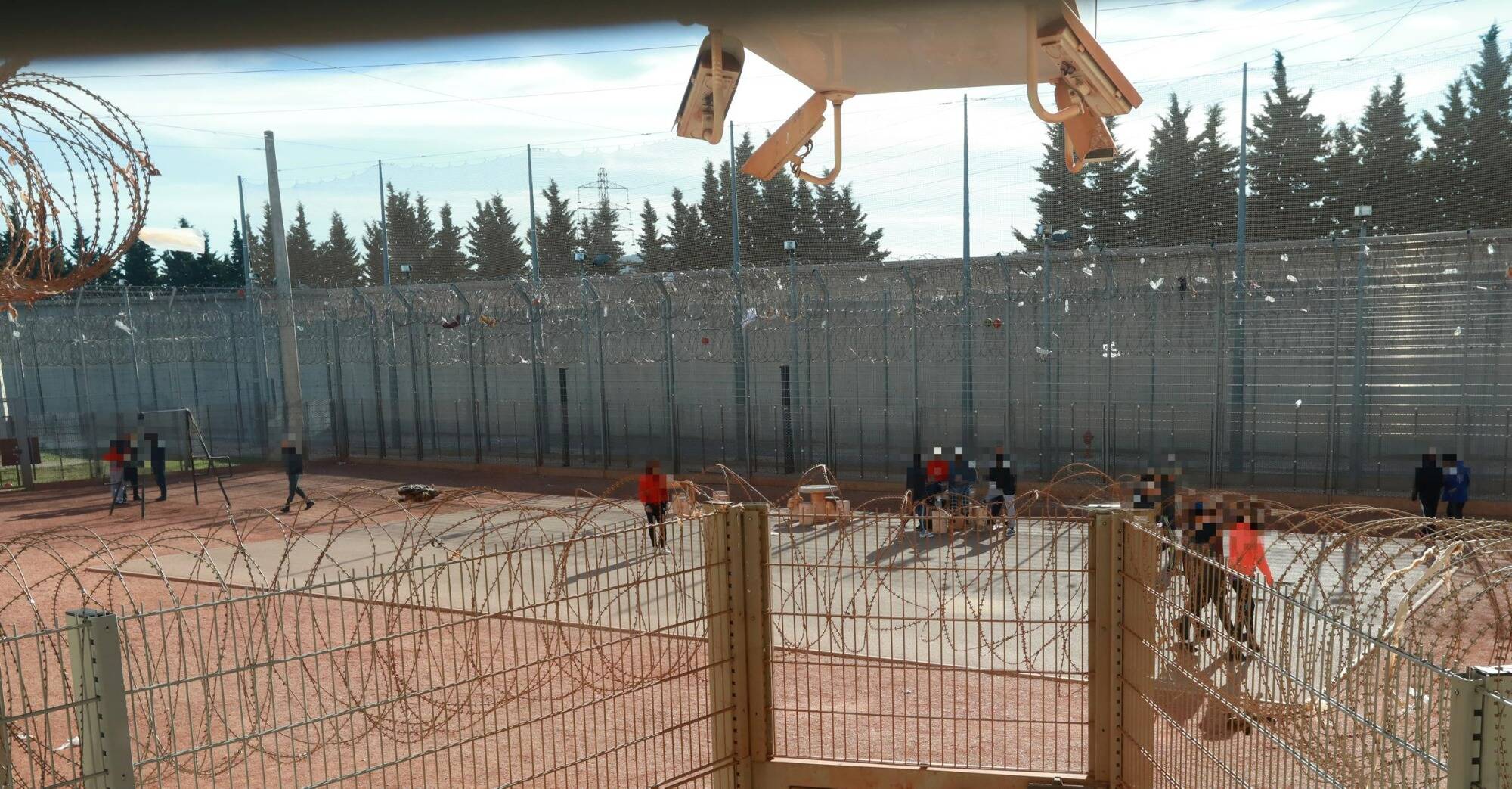 Attaques de prisons: quatre nouvelles personnes placées en gardes à vue, 28 au total