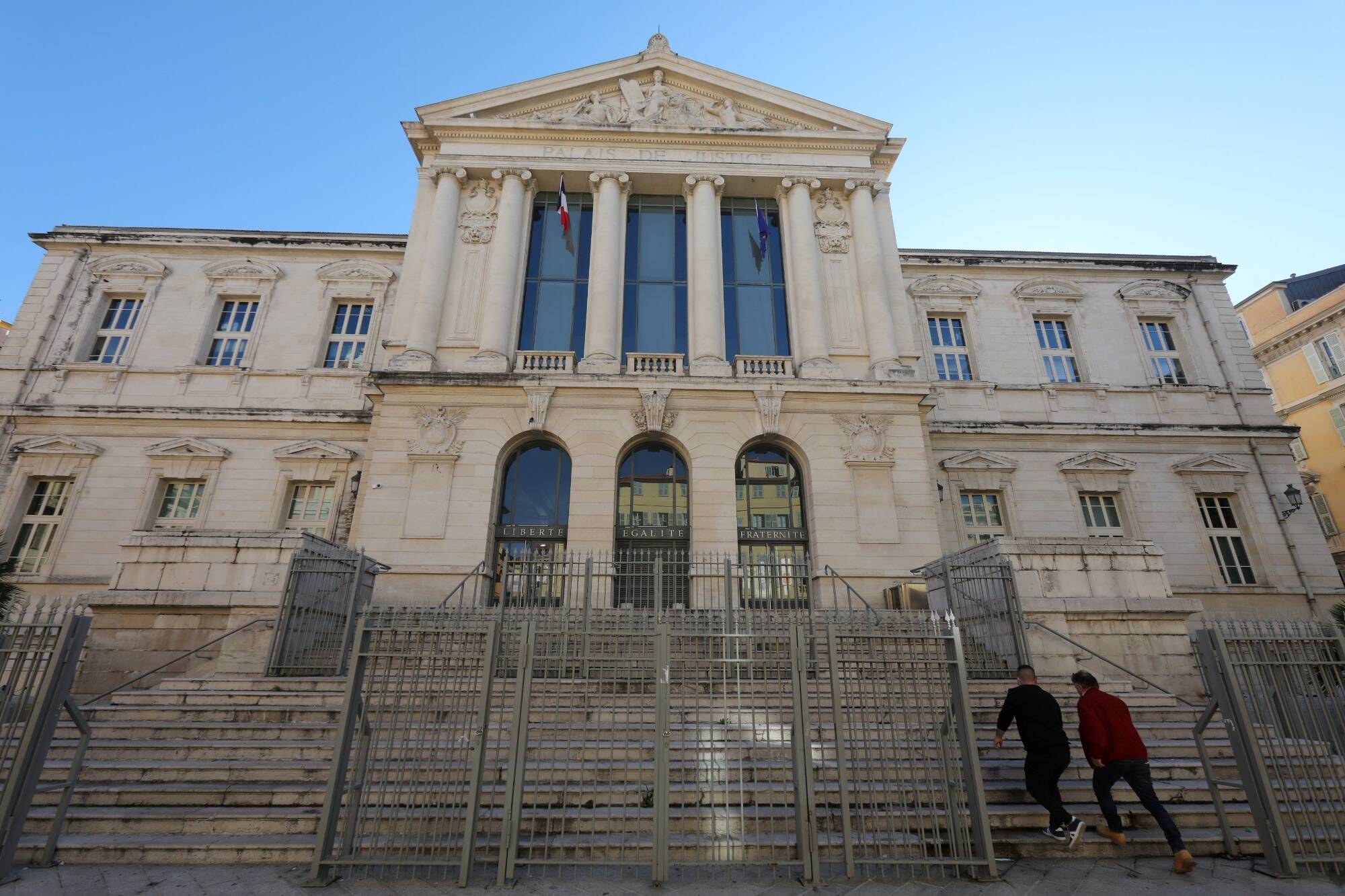 Il passe 18 ans en prison pour le viol et le meurtre d'une fillette et récidive trois mois après sa sortie sur la côte d'azur