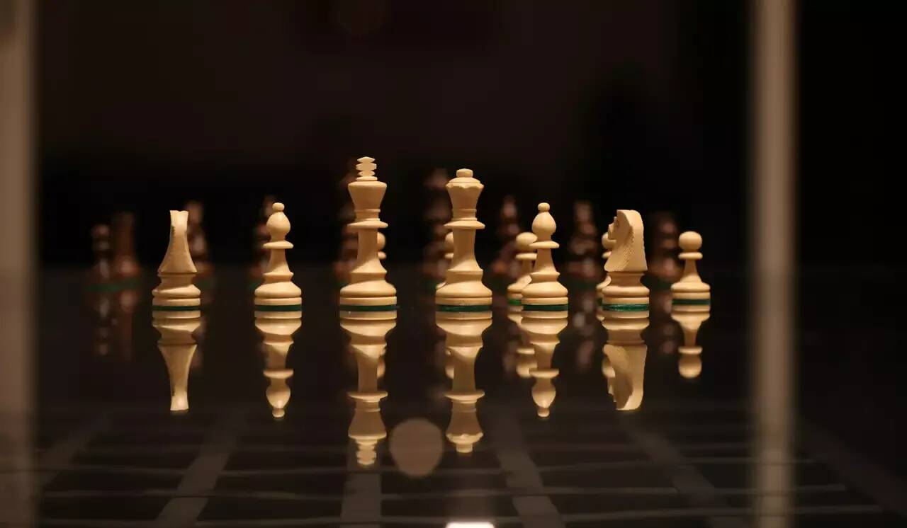 "Prêt à jouer nu s'il le faut": accusé d'avoir triché plus de 100 fois, le joueur d'échecs Hans Niemann se défend