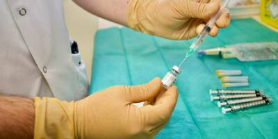 Vaccin Pfizer: les professionnels de santé sont autorisés à extraire une 7ème dose dans un flacon de sérum
