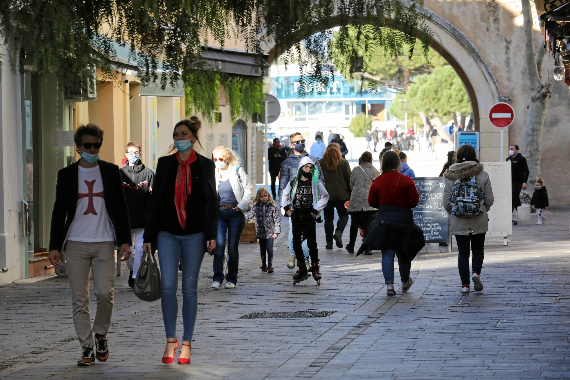 Vers un reconfinement local en Moselle? Ce que disent les chiffres dans le Var