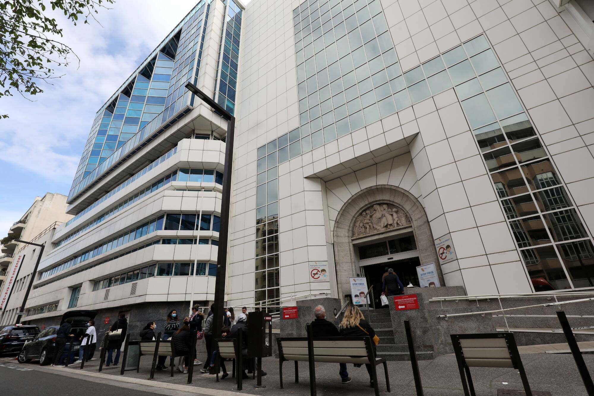 Un adolescent de 17 ans dans un état très préoccupant après une chute en scooter à Cannes